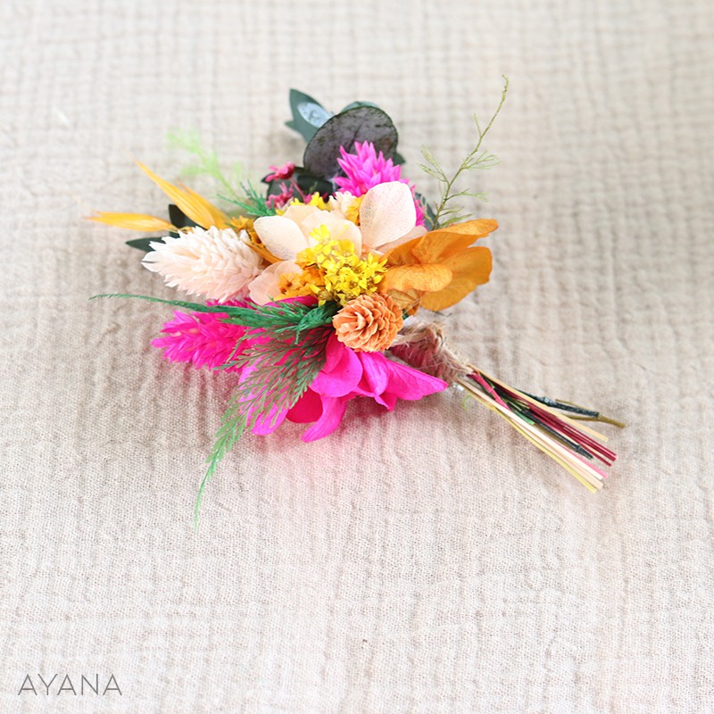 Boutonniere fleurs stabilisees BRIO