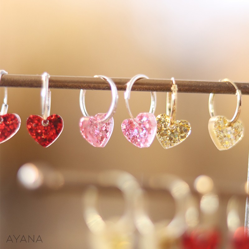 Boucles oreilles coeur resine rouge