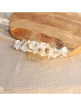 Dried flowers comb