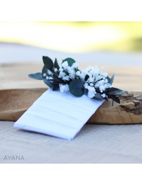 dried flowers buttonhole