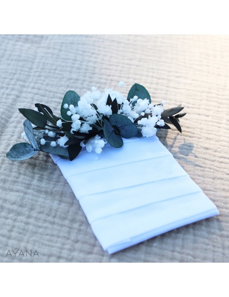 dried flowers buttonhole