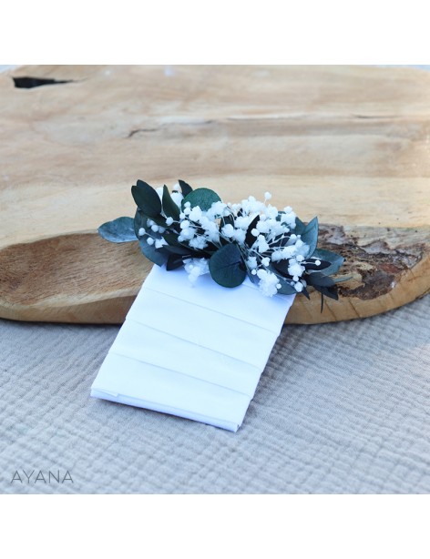 dried flowers buttonhole