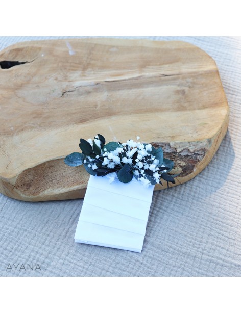 dried flowers buttonhole