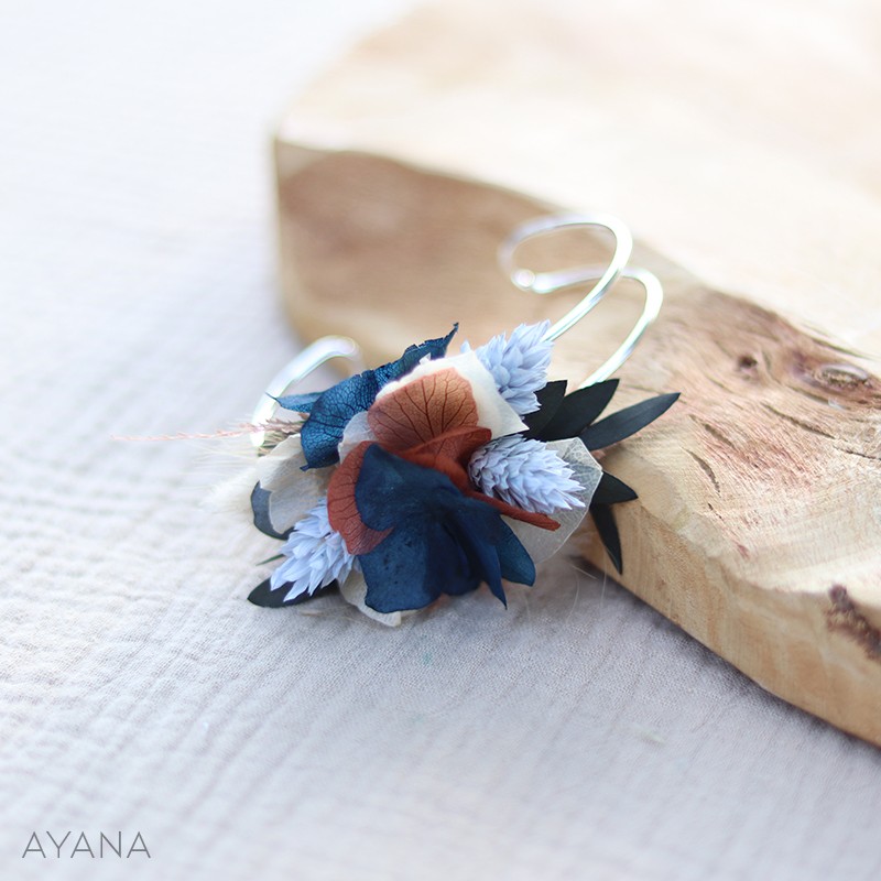 dried flowers bracelet