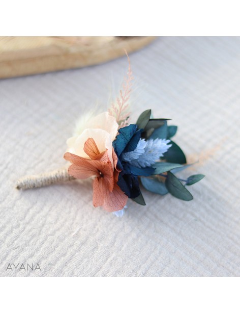 dried flowers buttonhole