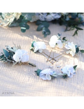 Boutonniere en fleurs stabilisées bleu et blanc