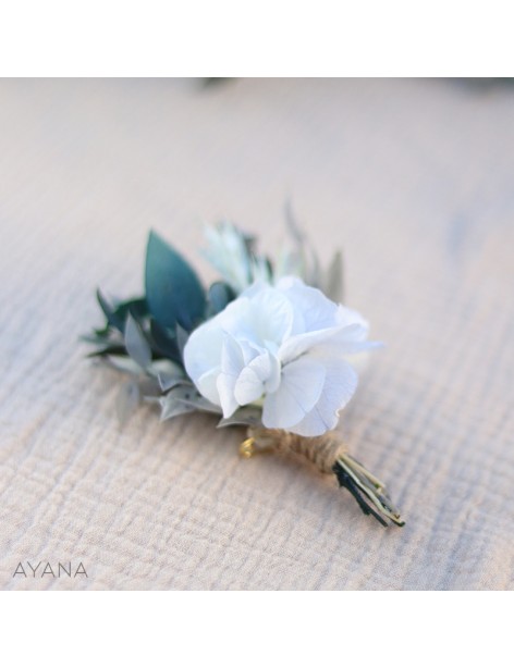 Preserved flowers boutonnière