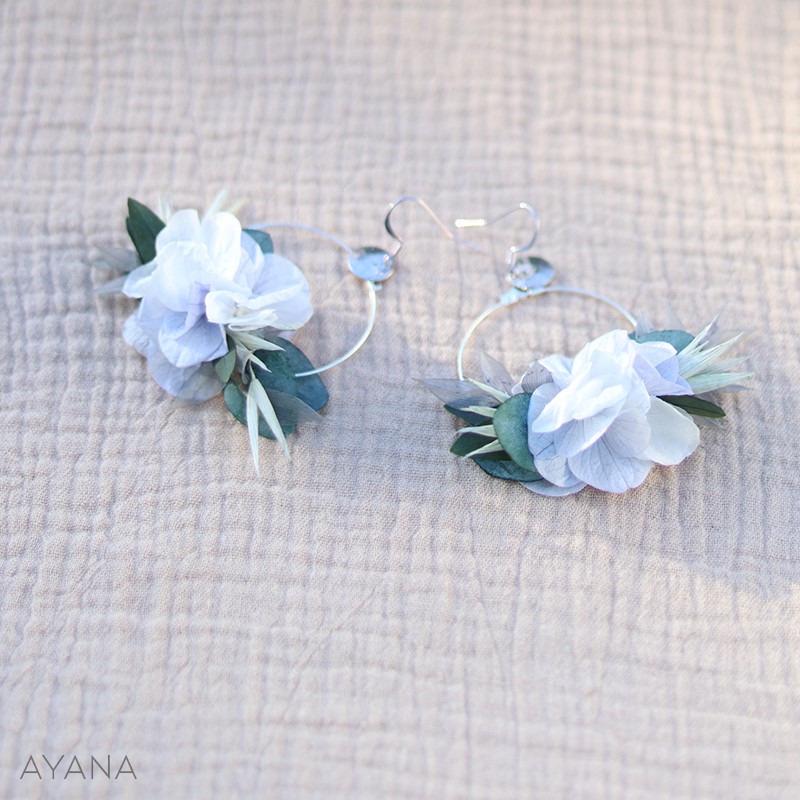 preserved flowers earrings blue and white