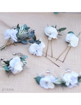 Preserved flowers blue and white bracelet