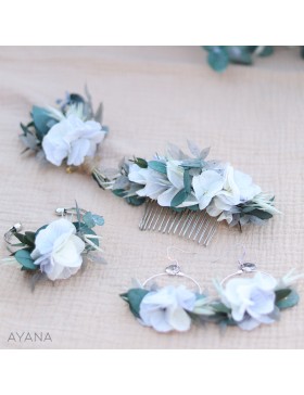 Preserved flowers blue and white bracelet