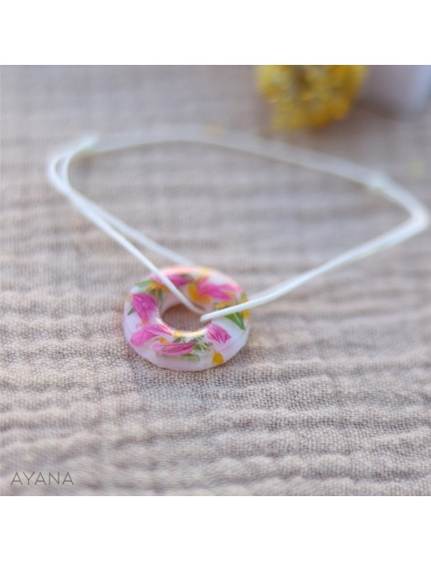 Bracelet en résine avec fleurs oranges et fuschia