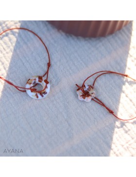 Bracelet en résine avec fleurs terracotta et peche