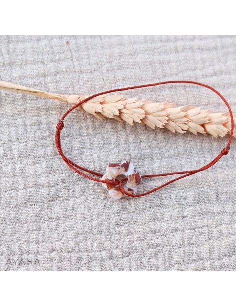 Bracelet en résine avec fleurs terracotta et peche