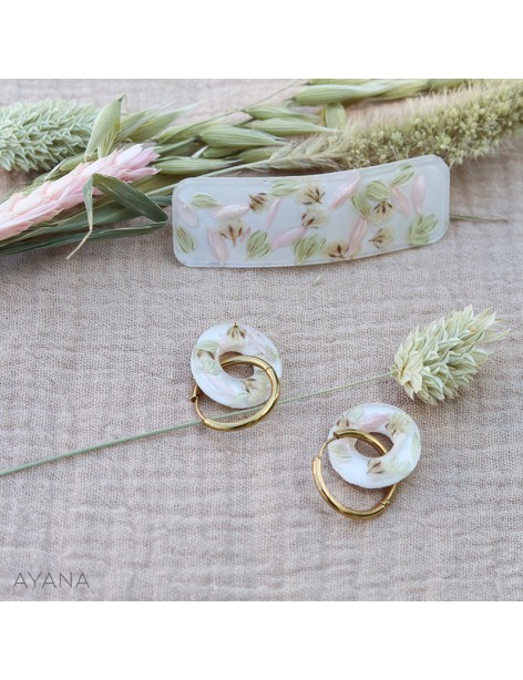 Resin hair clip with flowers