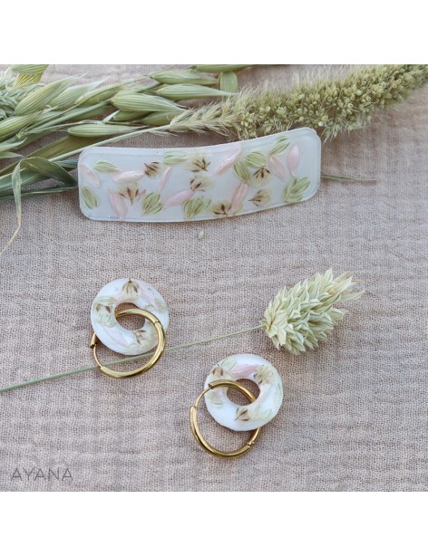 Resin hair clip with flowers