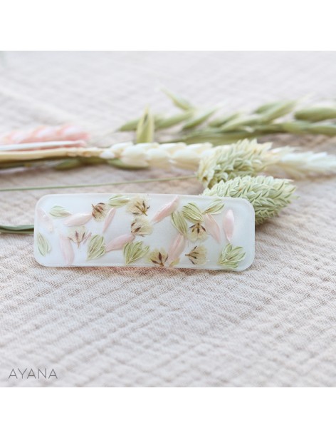 Resin hair clip with flowers