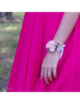 Bracelet en fleurs stabilisees romance