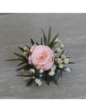 Boutonniere en fleurs stabilisees romance