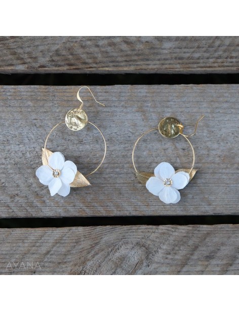 Boucles oreilles fleurs lilie