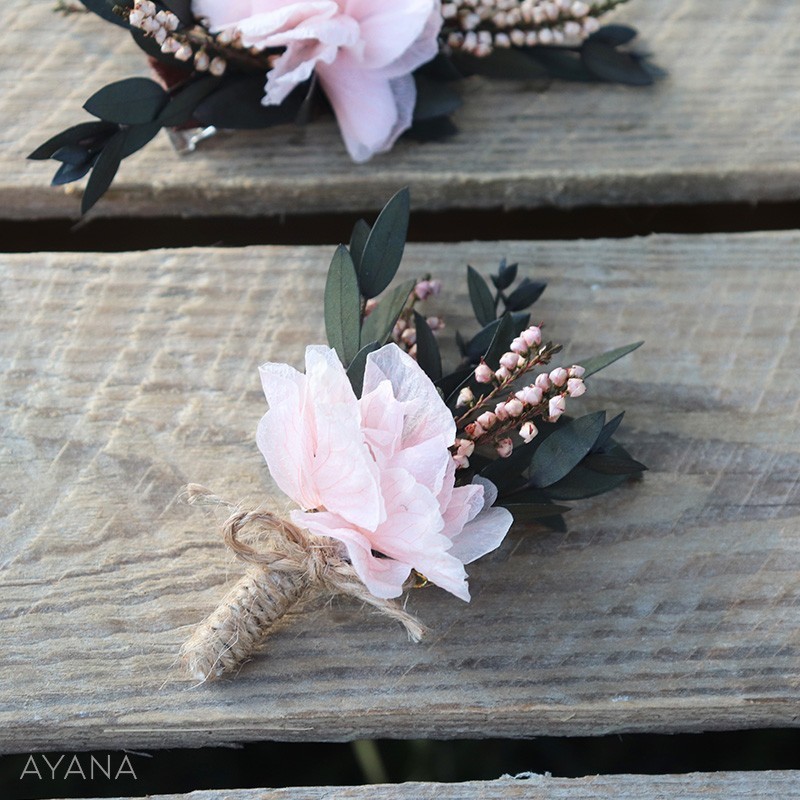 Boutonniere de fleurs honneur rose