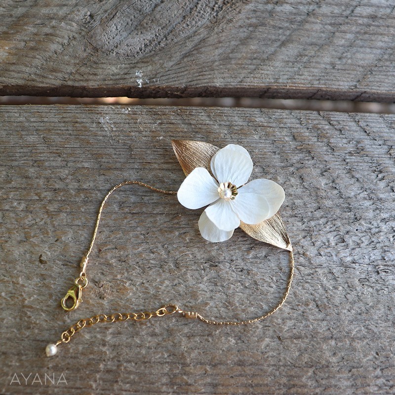 Bracelet-fleurs-lilie