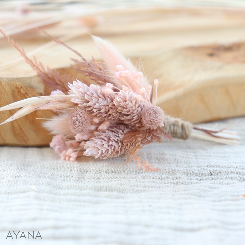 Boutonniere en fleurs sechees BONHEUR