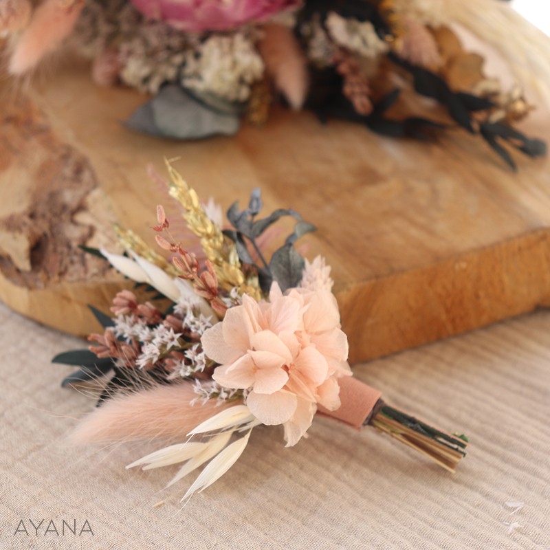 Boutonniere en fleurs stabilisees CHARME