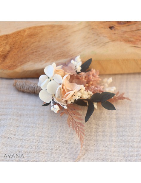 Boutonniere en fleurs eternelles MODESTIE