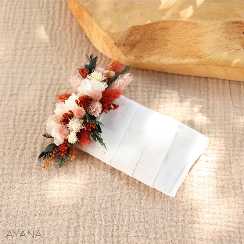 Boutonniere pochette fleurs TENDANCE