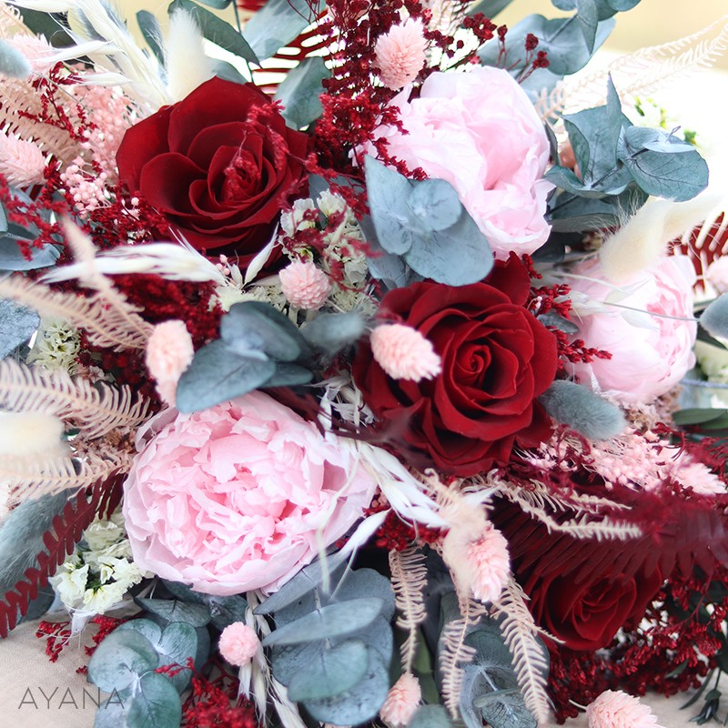 Bouquet Flowers Lush Sereen Se Retablisse Bientot main image 1
